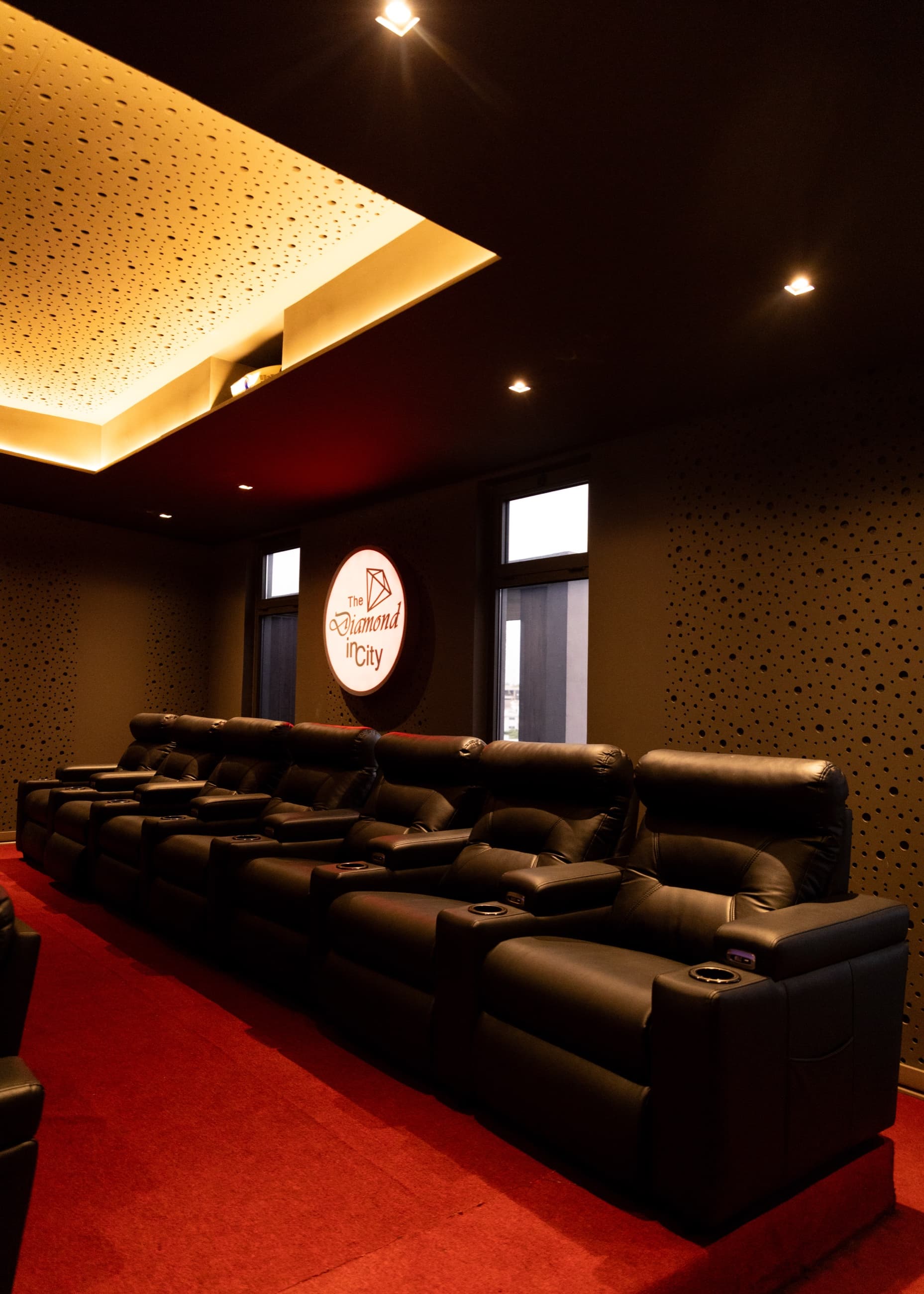 The Diamond in City — 29 Josip Broz, 29 Josif Broz Tito Ave, Accra