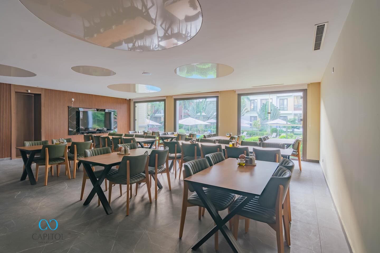 Restaurant and café at The Pearl in City